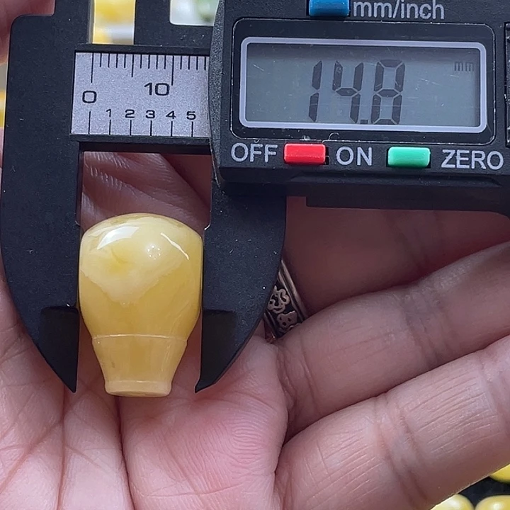 未镶嵌蜜蜡裸石5杂