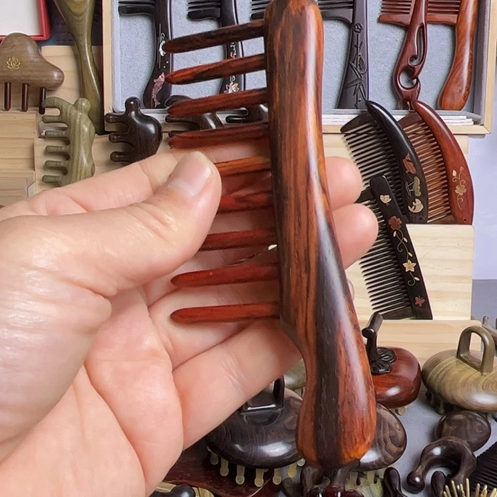 红酸枝木类红木按摩插齿梳子