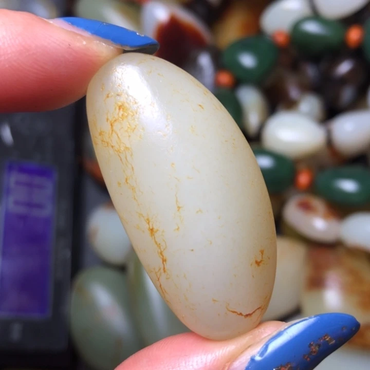 和田玉（翠青玉）未镶嵌珠宝奇石