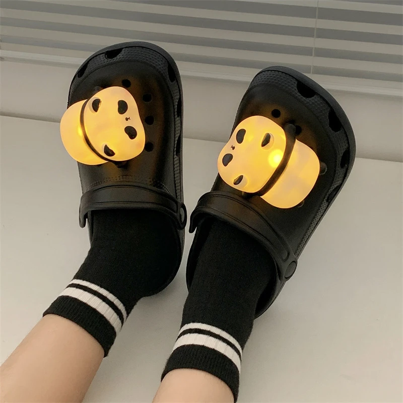洞洞鞋配饰高级感可爱发光熊猫灯立体装饰可拆卸diy鞋扣配件