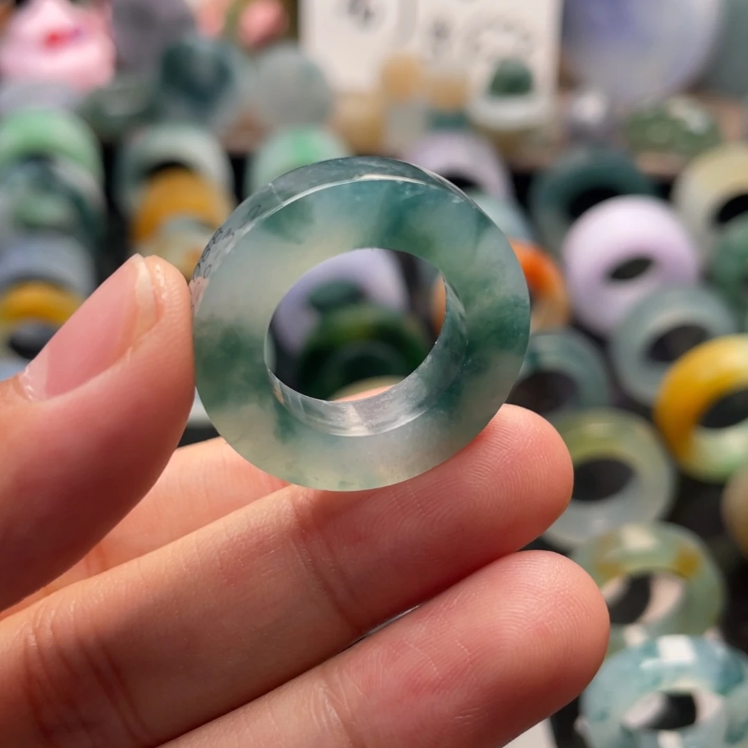 定制翡翠未镶嵌    漏王（包容）