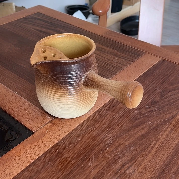 微瑕，明火，口径约8厘米，高11冰裂纹550