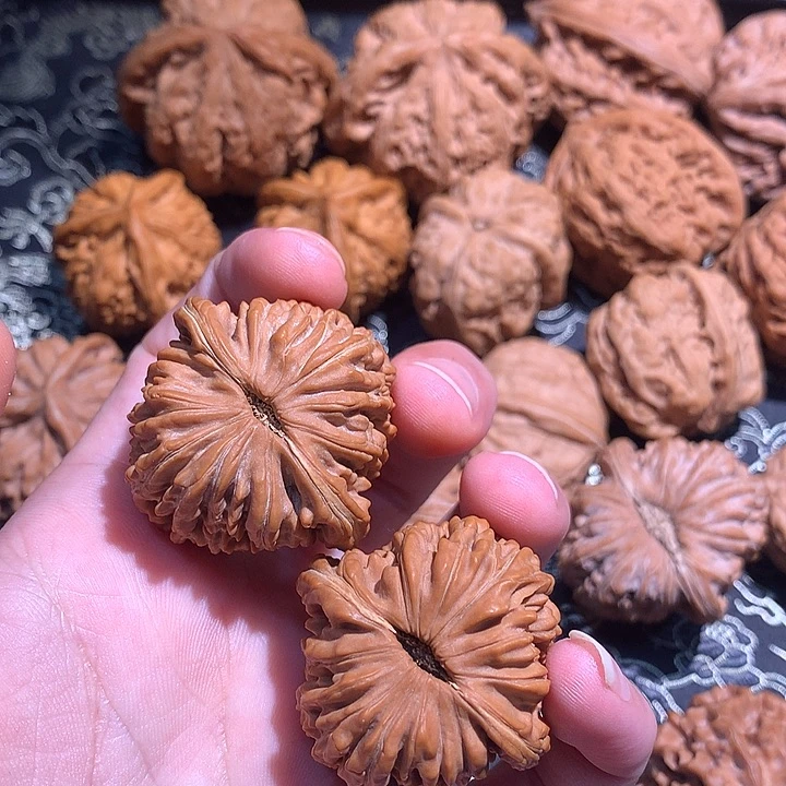 何***忧文玩手把件 汉高楼37全品