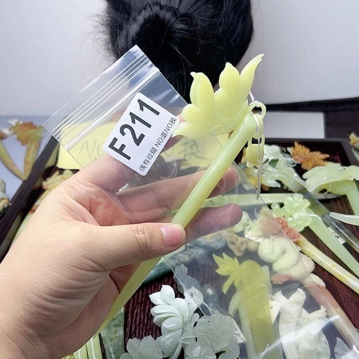 蛇纹石玉发饰合金玉