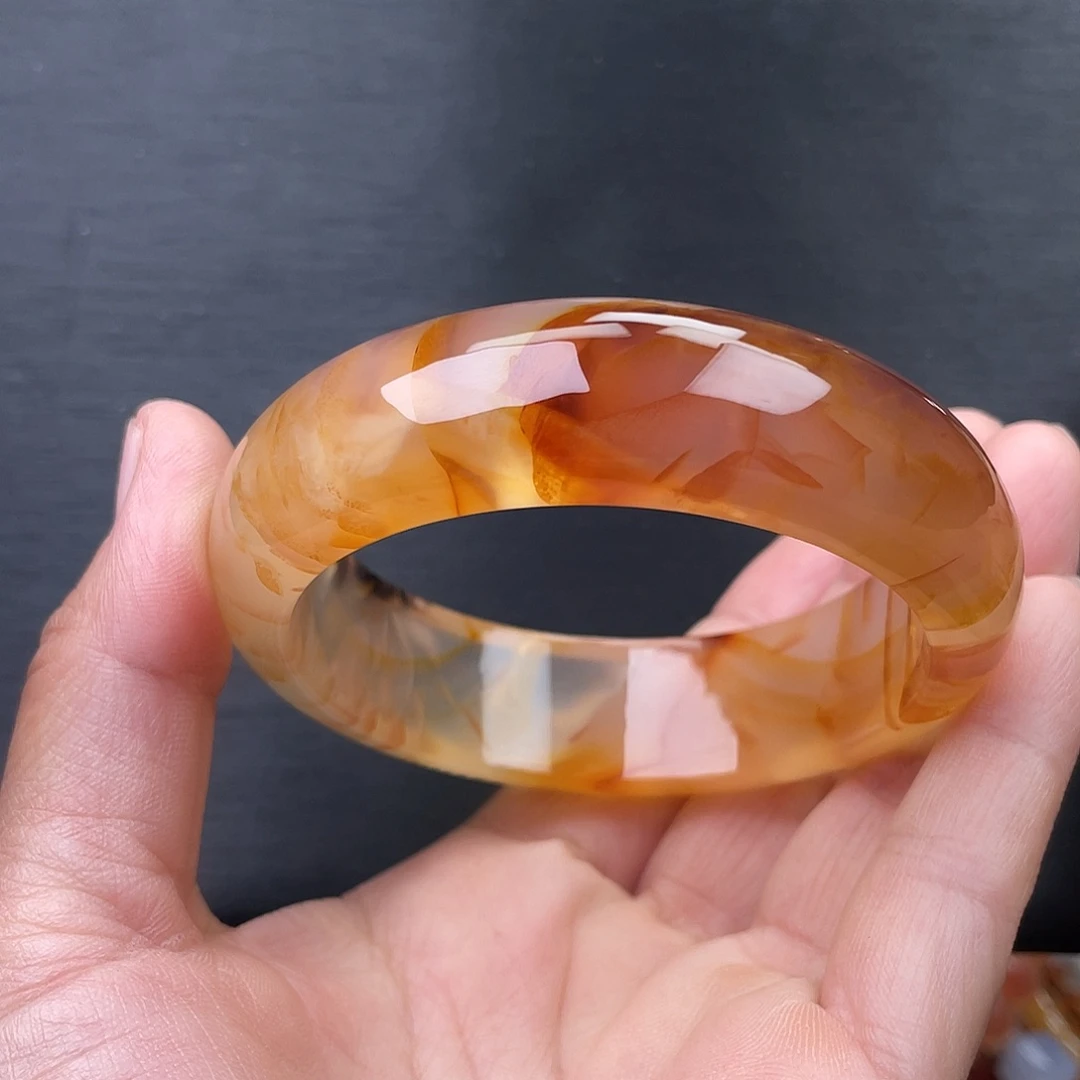 玛瑙/玉髓手镯未镶嵌60圈口