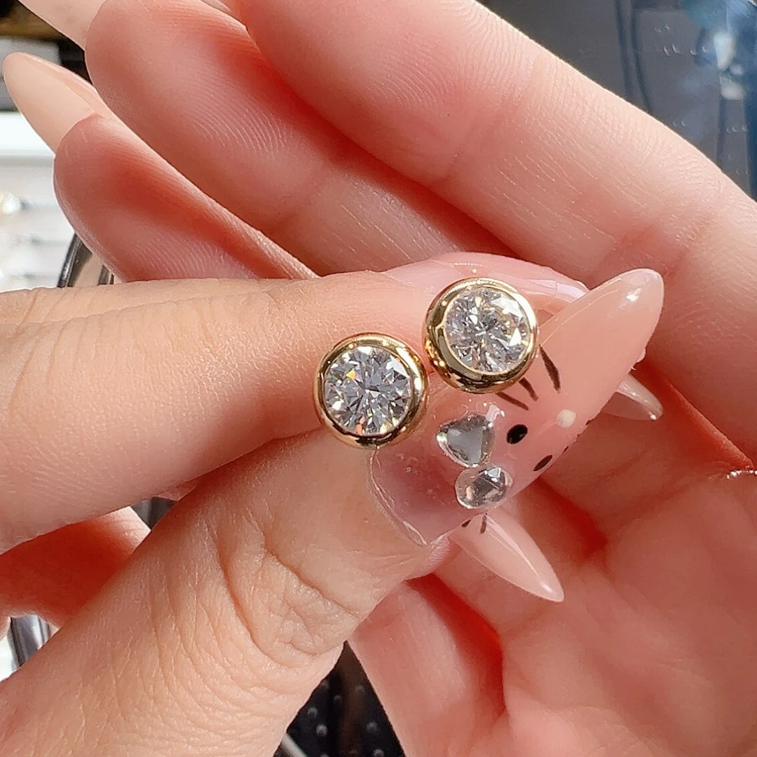 18K金镶嵌实验室培育钻石一对1ct