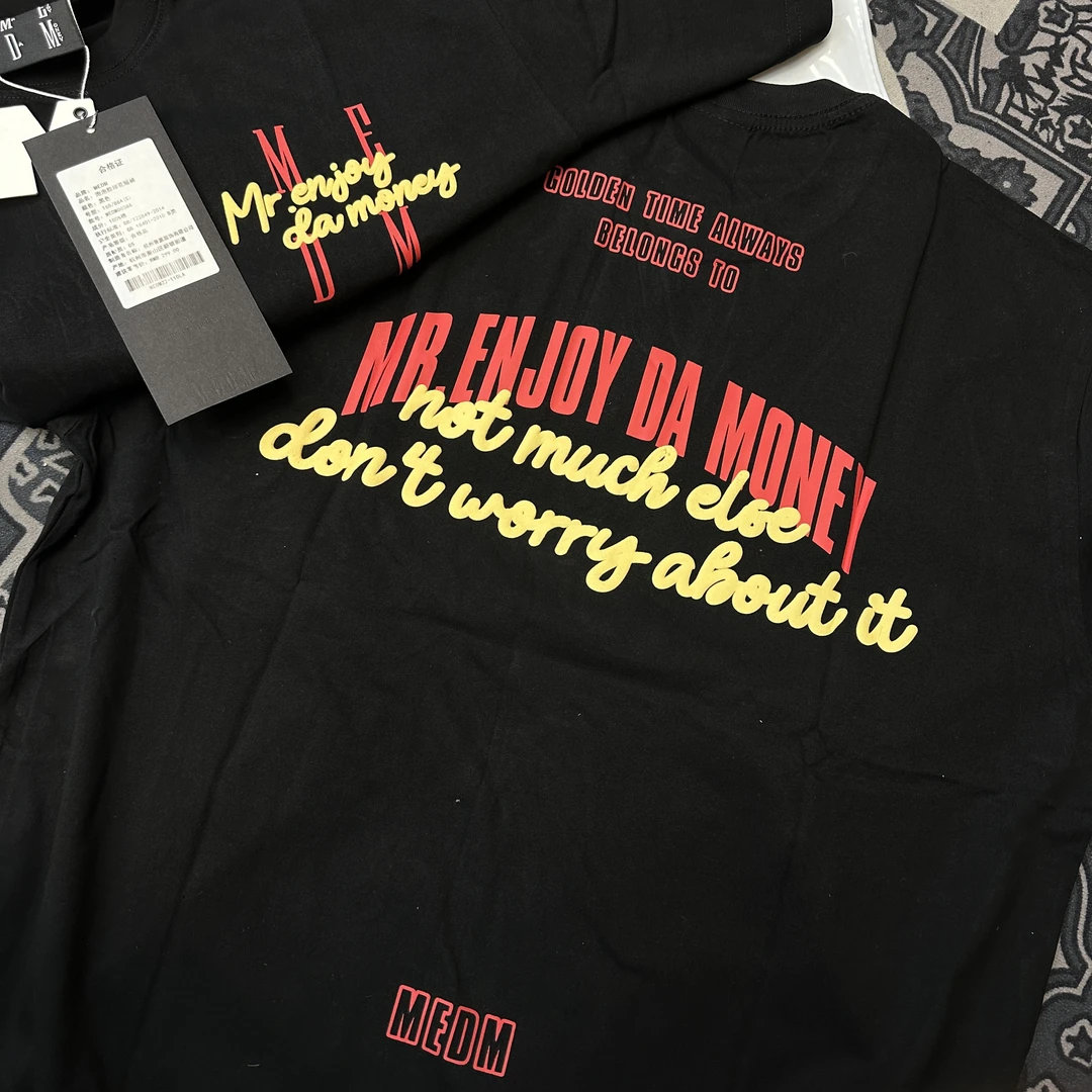 M款发泡流行爆款短袖