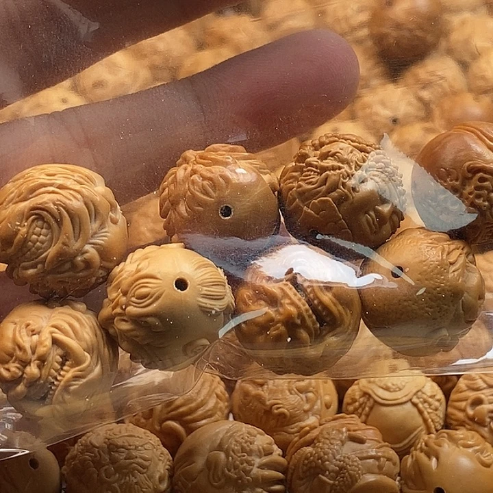 泰***威手串猴头核桃瑕疵单颗10颗，全恶僧