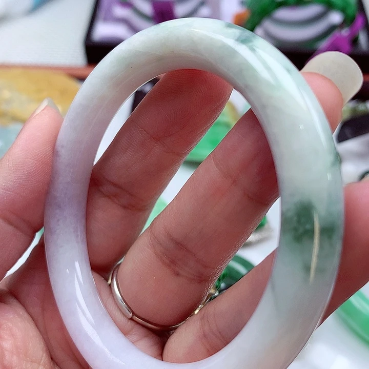 翡翠未镶嵌手镯翡翠手镯有纹处理价