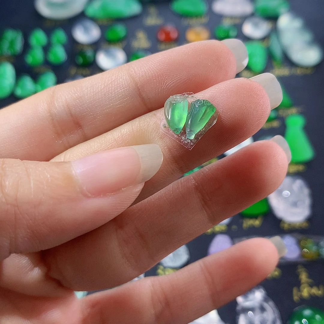 【闪购商品】翡翠颈饰未镶嵌莲蓬2