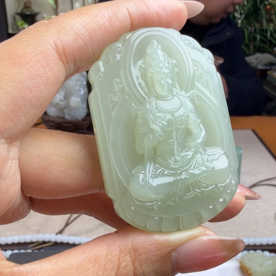 和田玉挂件未镶嵌策****风