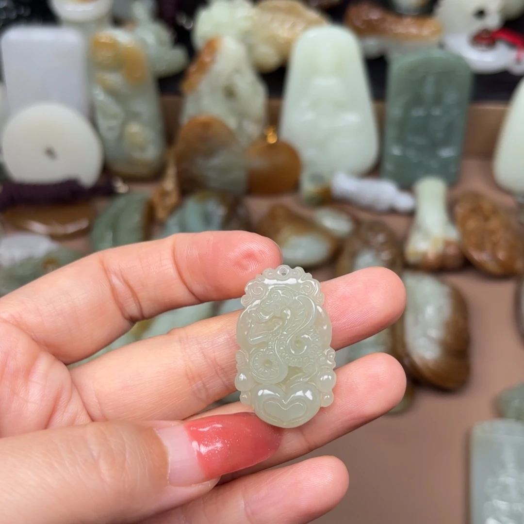 颈饰未镶嵌和田玉