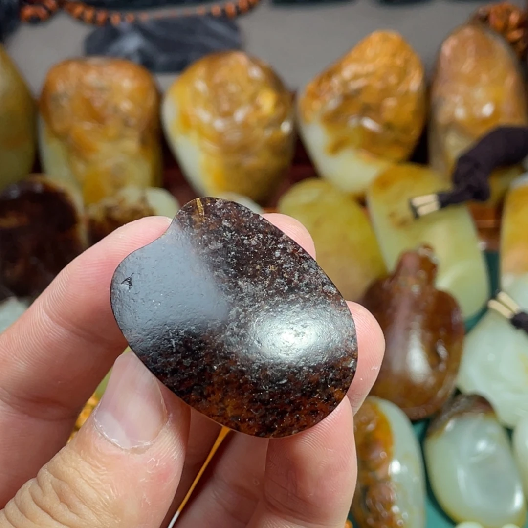 和田玉（糖玉）未镶嵌颈饰