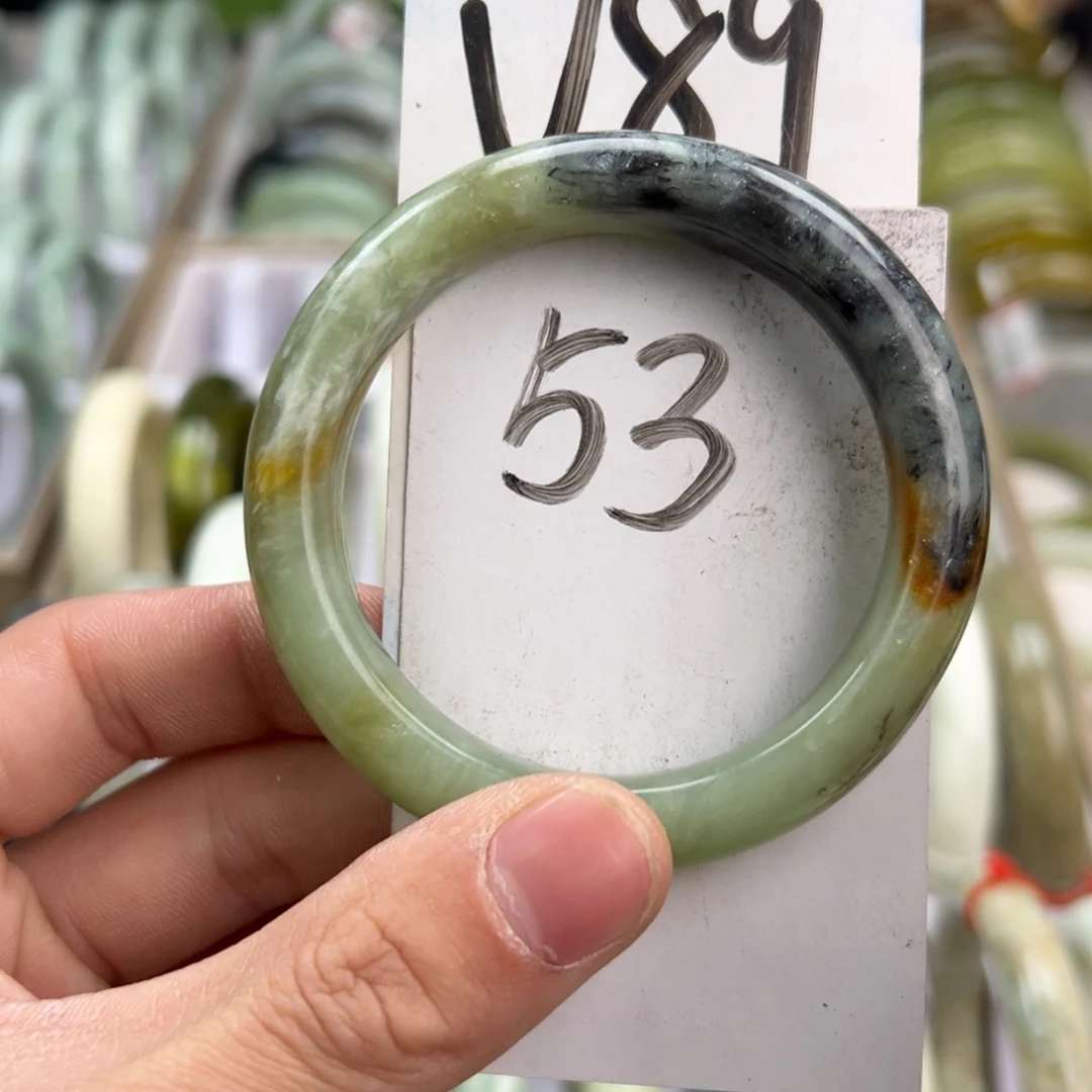 岫玉手镯未镶嵌天然岫玉微瑕，可以正常佩戴