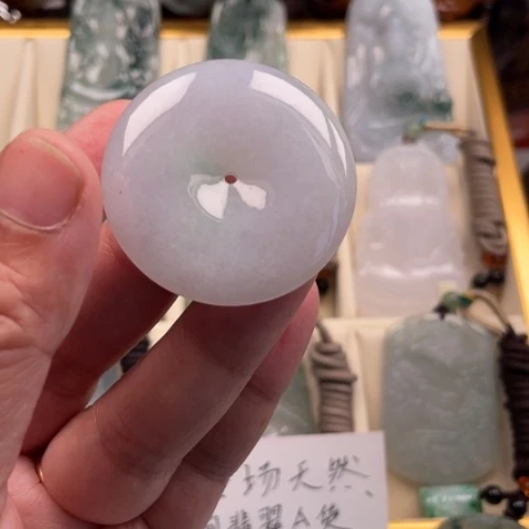 颈饰未镶嵌翡翠玉