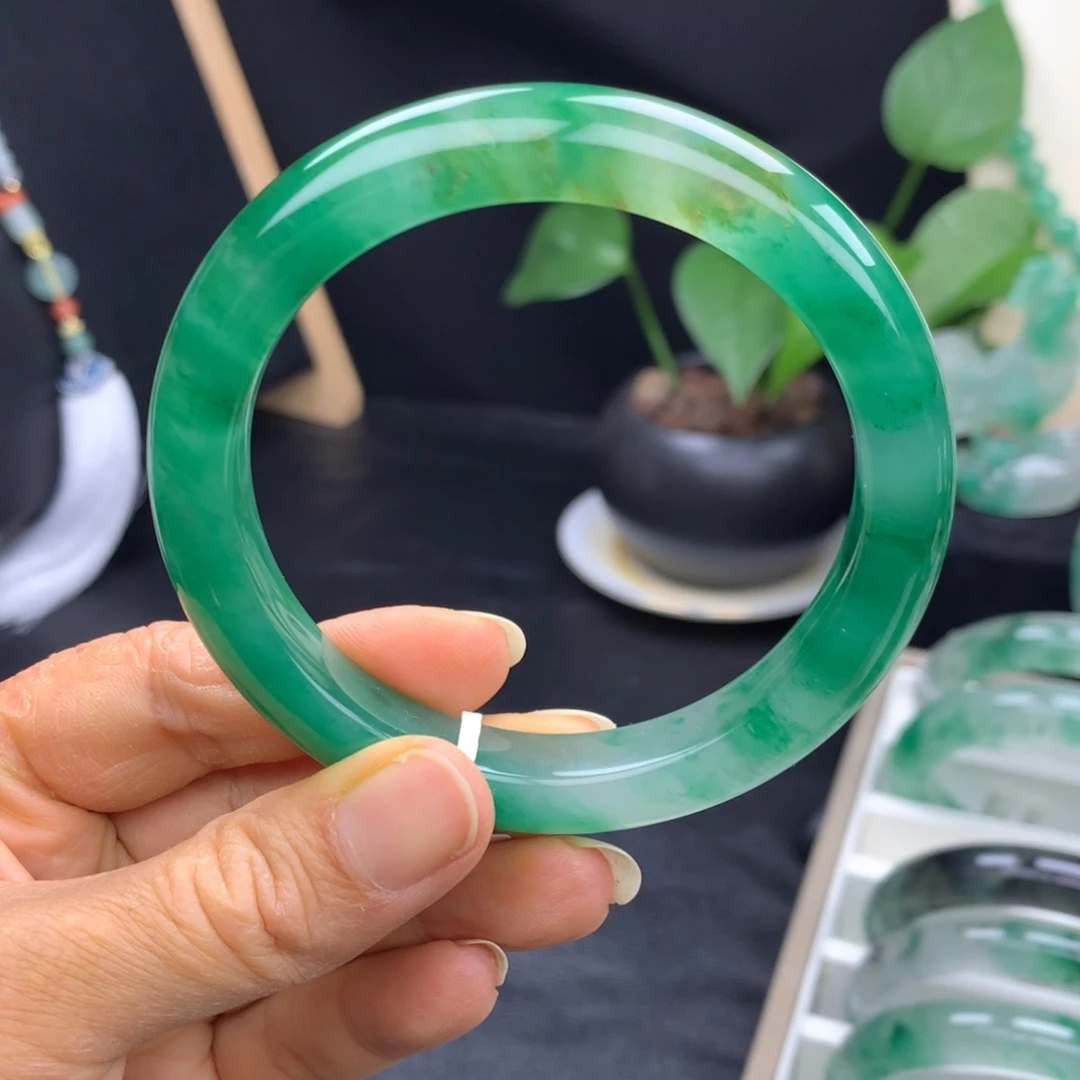 石英质玉未镶嵌手镯