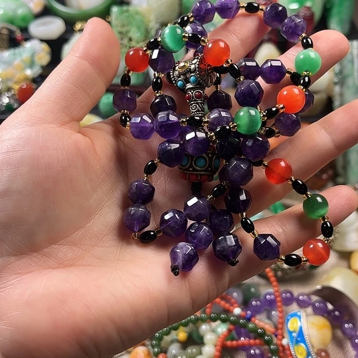 翡翠未镶嵌颈饰翡翠未镶嵌颈饰