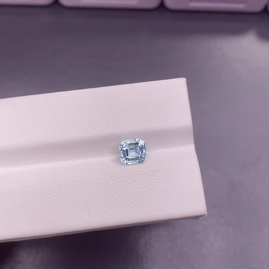 裸石海蓝宝石0.99克拉