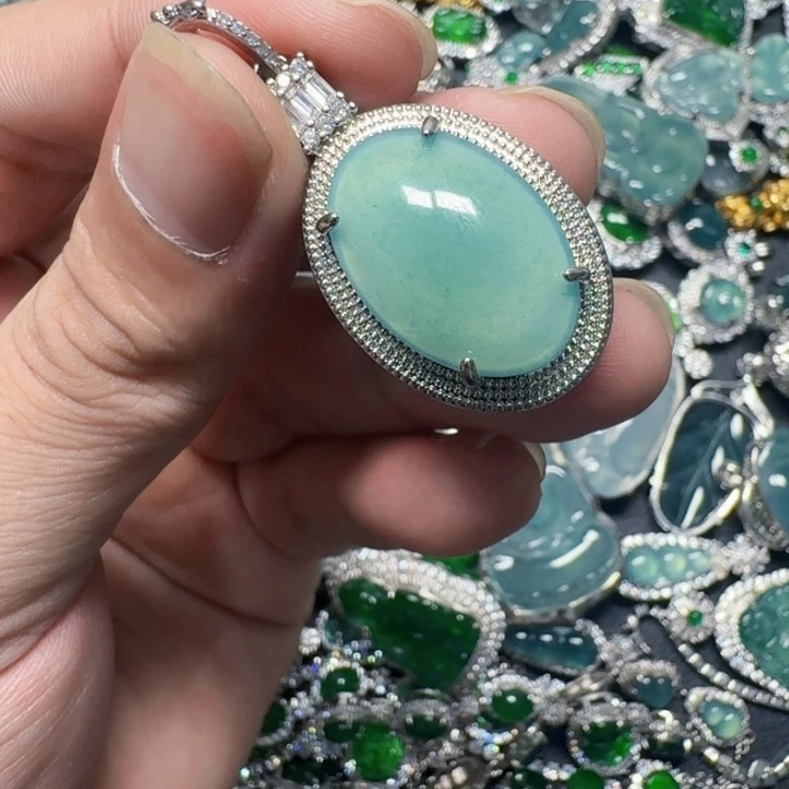 翡翠未镶嵌颈饰天然A货翡翠放漏