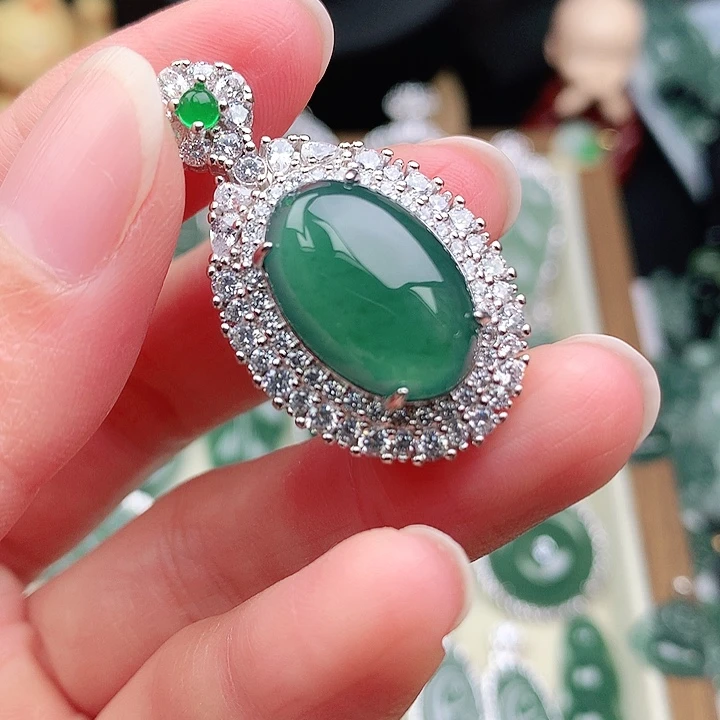 颈饰未镶嵌翡翠吊坠