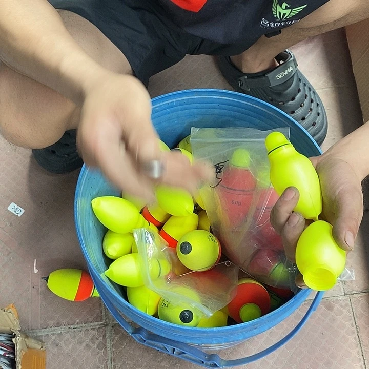 电子大肚漂随机发6个带电池