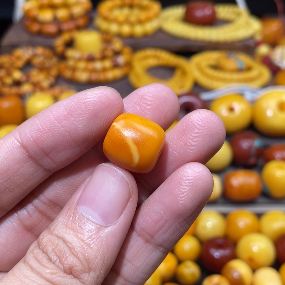 蜜蜡未镶嵌裸石直径14.6