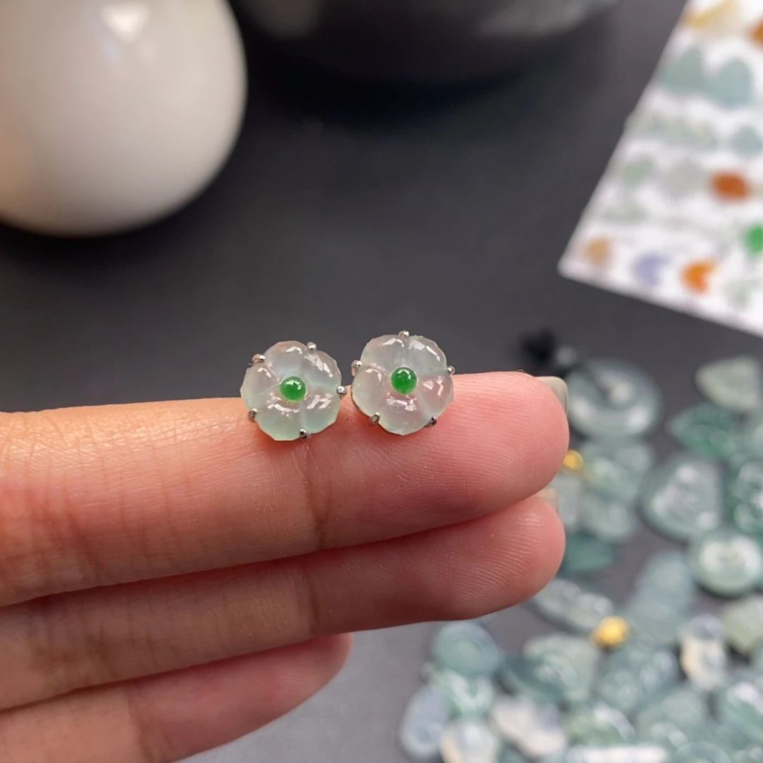 翡翠裸石925银花花耳钉