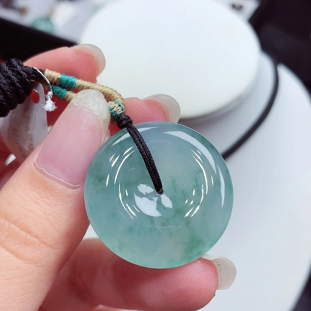 翡翠未镶嵌颈饰翡翠32，27/5.5