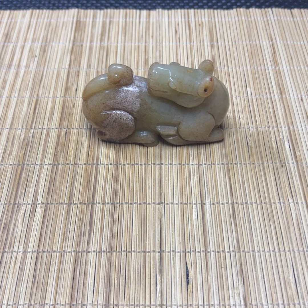 和田玉未镶嵌把件