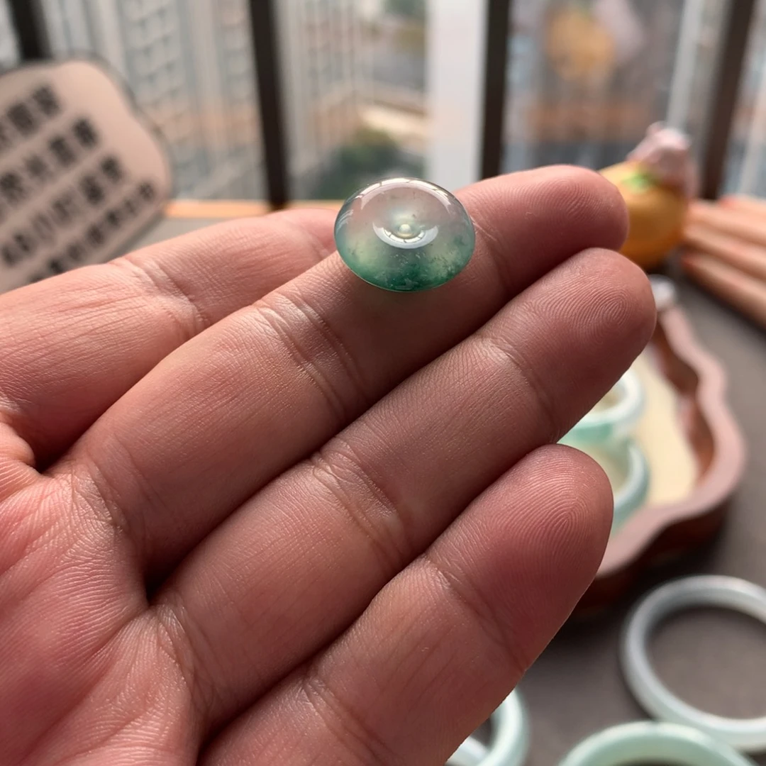 颈饰未镶嵌翡翠天然翡翠吊坠