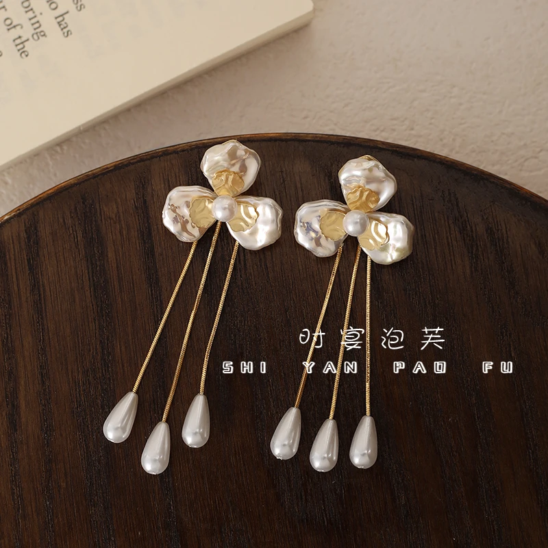 铜合金仿珍珠耳饰 斛珠夫人时尚花朵简约流苏长款气质百搭耳环