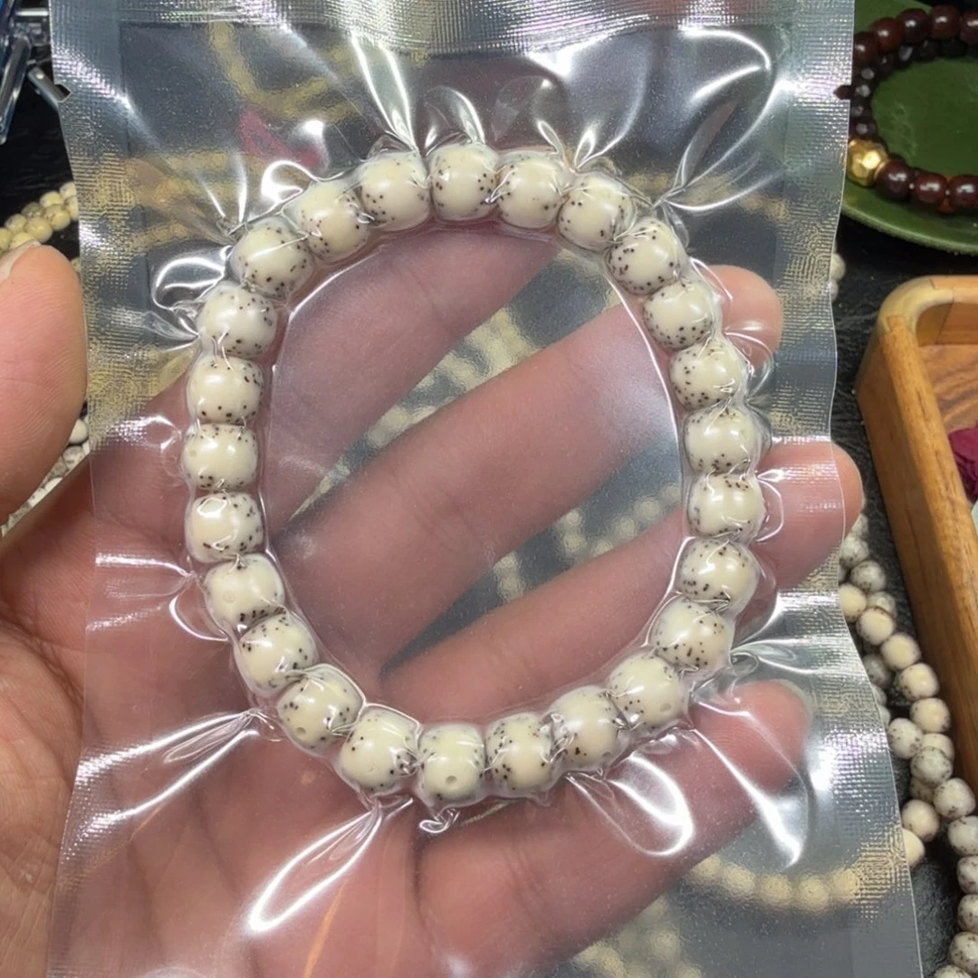 ****H星月菩提手串98通体玉化料。