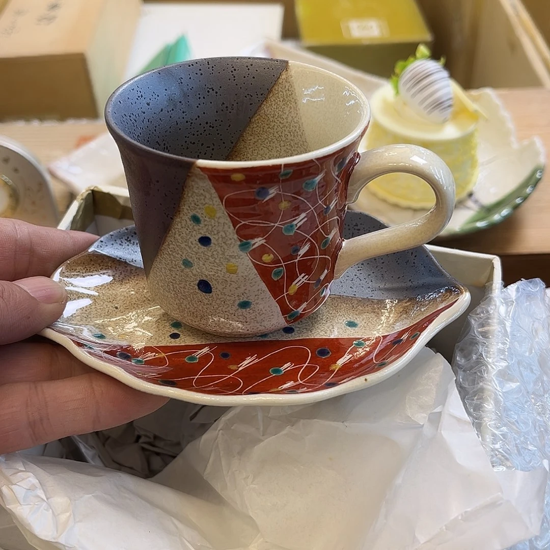 盖碗在家门口吃着呢么香