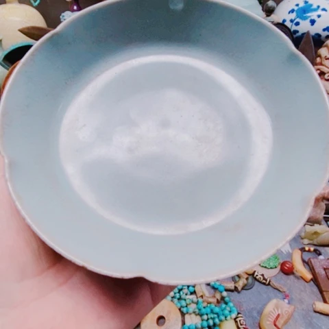 摆件瓷器的工艺流程等进行介绍的同时介绍