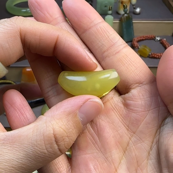 蛇纹石玉颈饰未镶嵌特**号