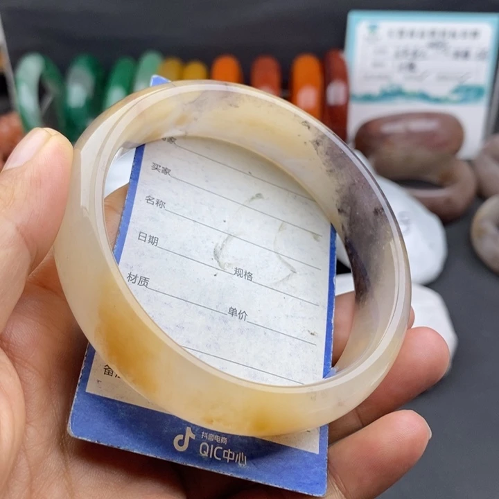 未镶嵌手镯石英质玉