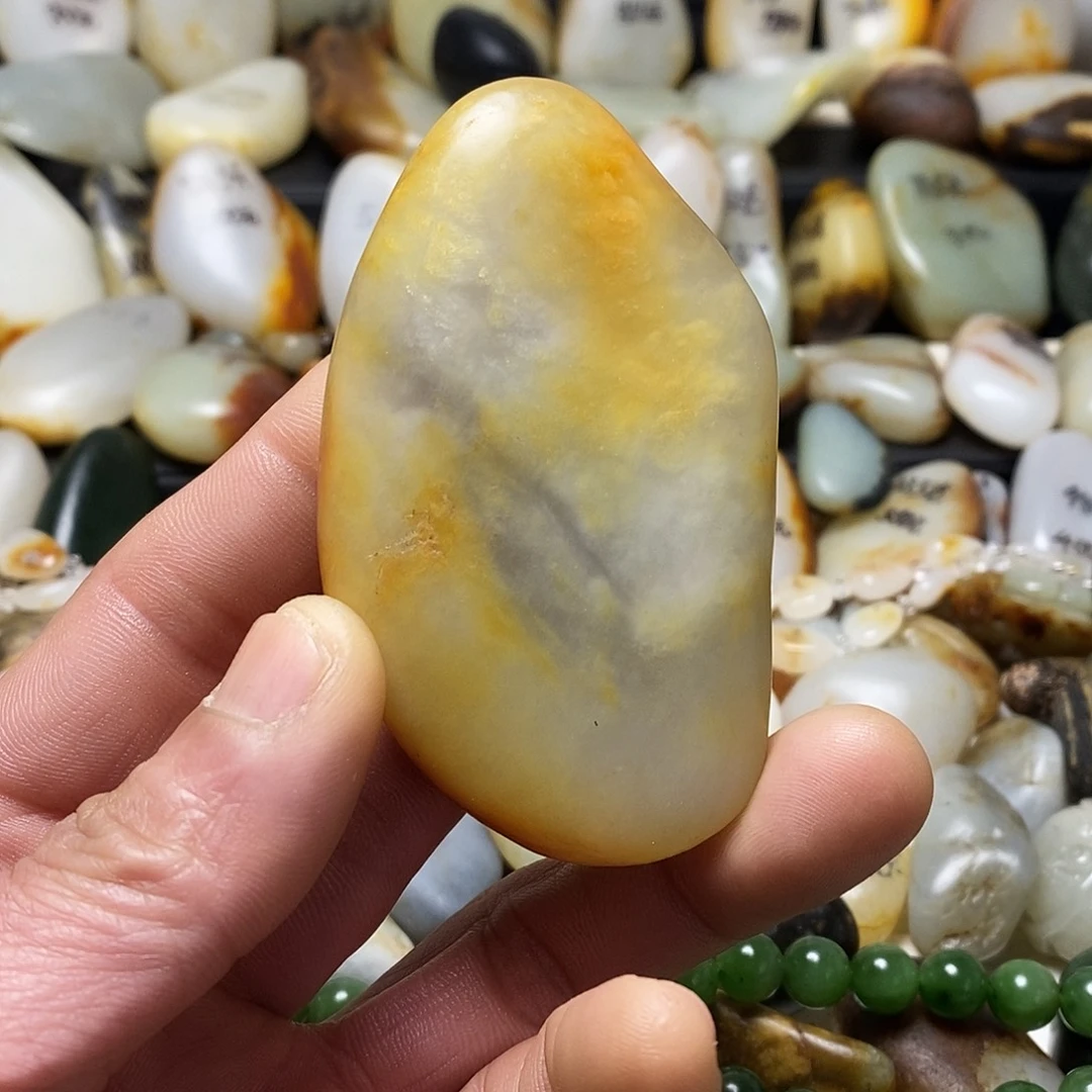 和田玉颈饰未镶嵌吊坠