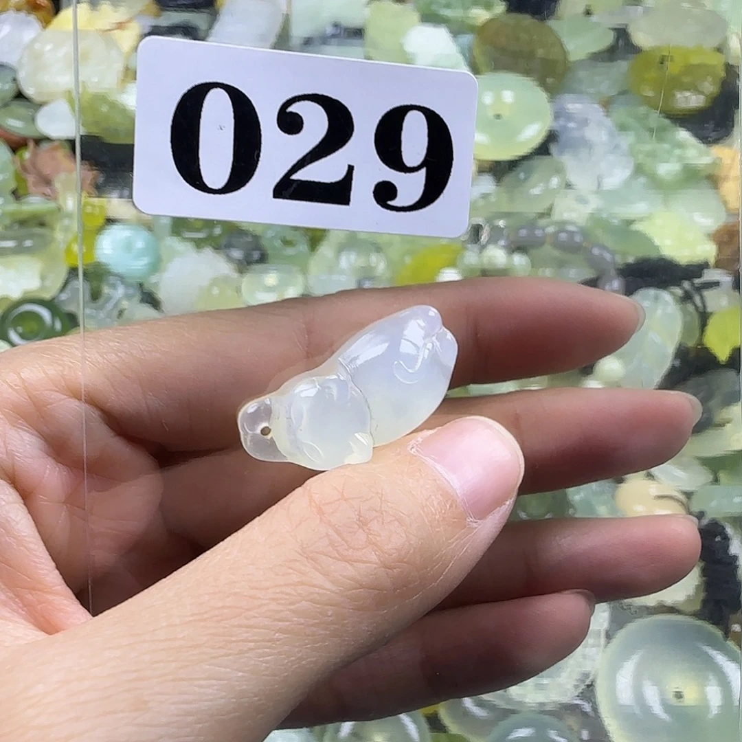 蛇纹石玉未镶嵌岫玉吊坠