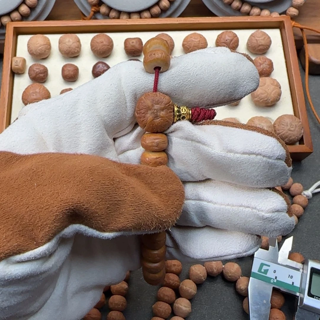 凤眼菩提吊坠吕**、凤眼菩提