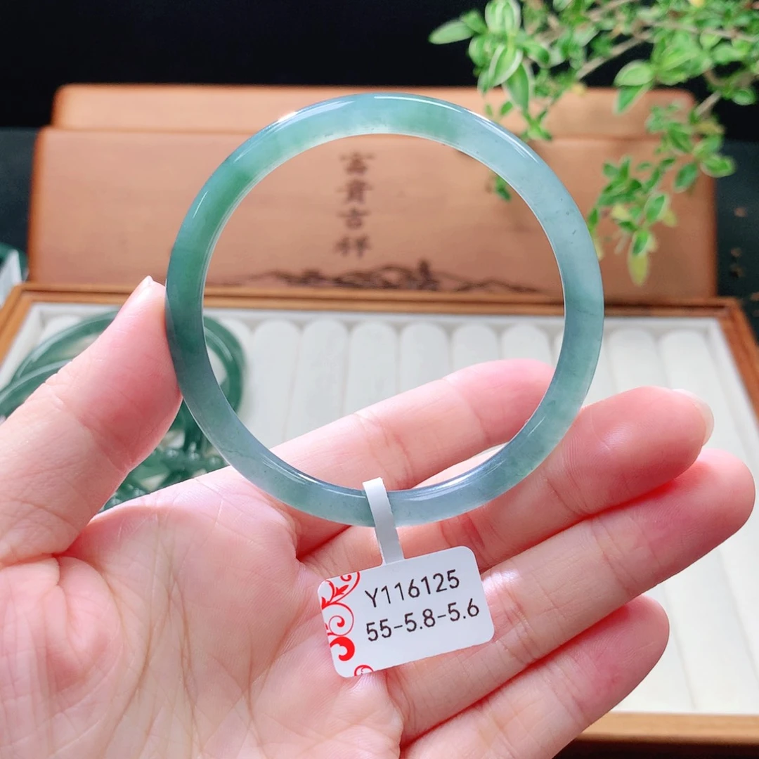 未镶嵌手镯（圆镯）翡翠