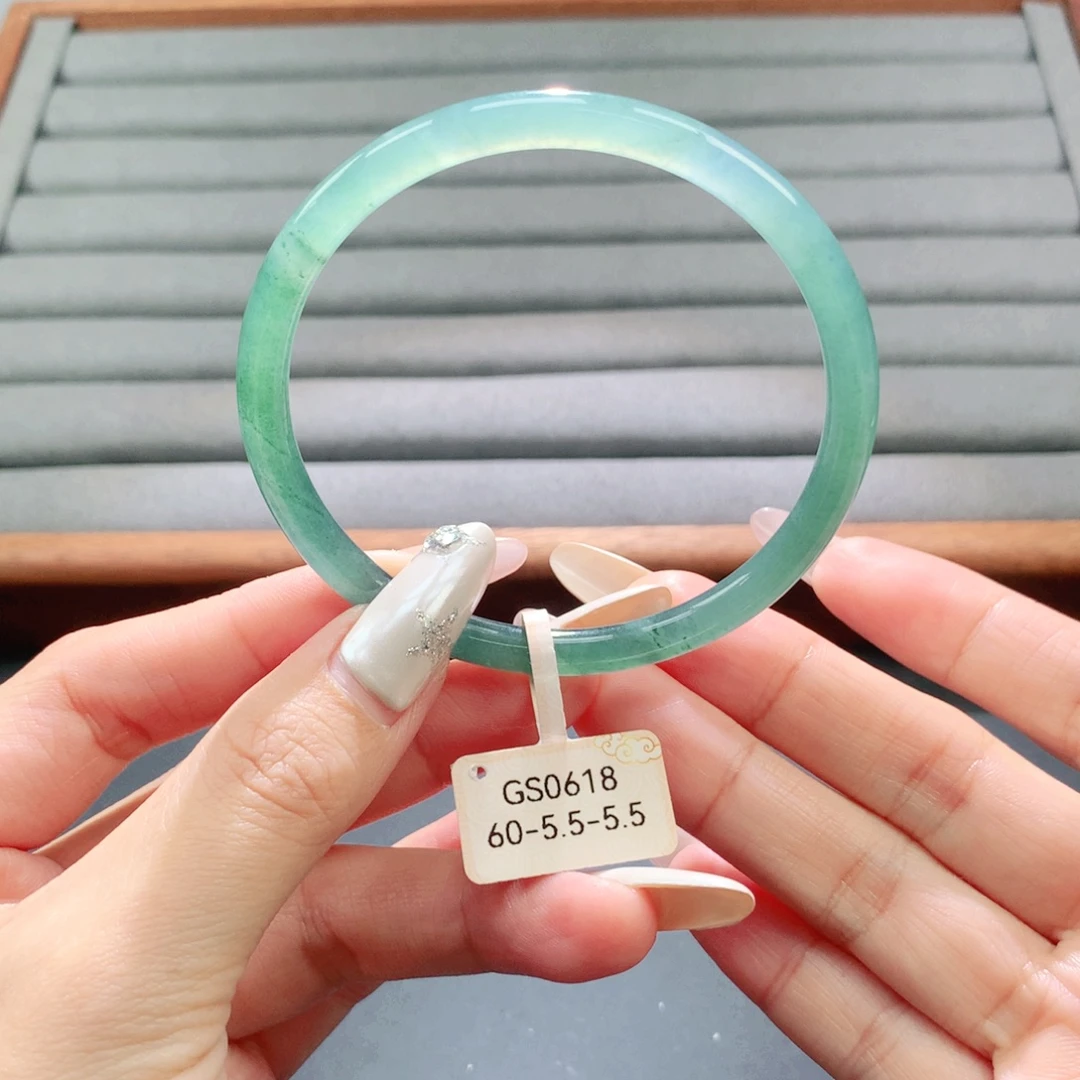 翡翠未镶嵌手镯天然