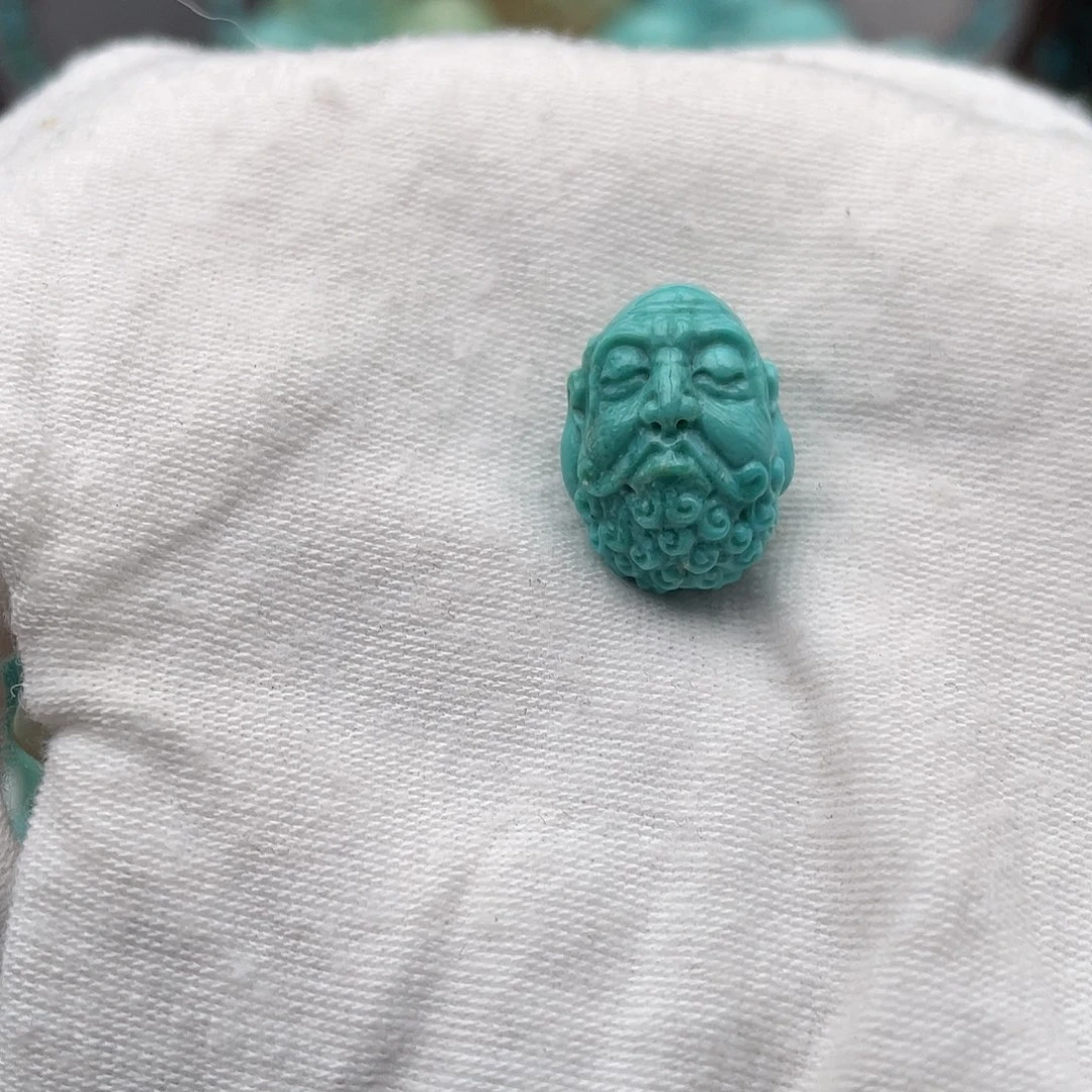 绿松石未镶嵌颈饰