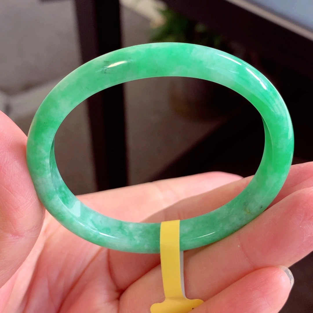 翡翠手镯未镶嵌缅甸翡翠