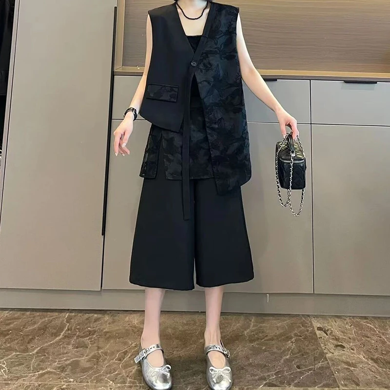 2025新款大码女装宽松马甲七分裤拼接蕾丝屁帘时尚减龄休闲套装