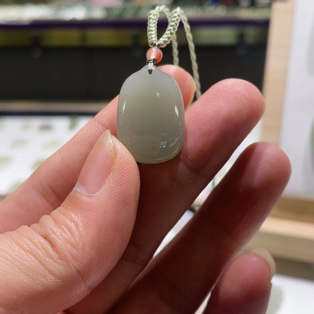 和田玉未镶嵌颈饰无事牌