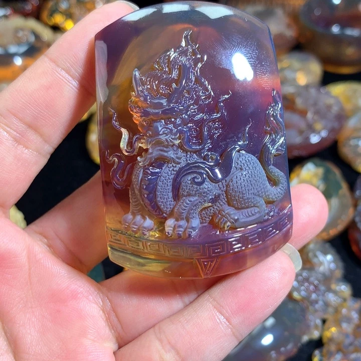 琥珀颈饰未镶嵌于*羽麒麟