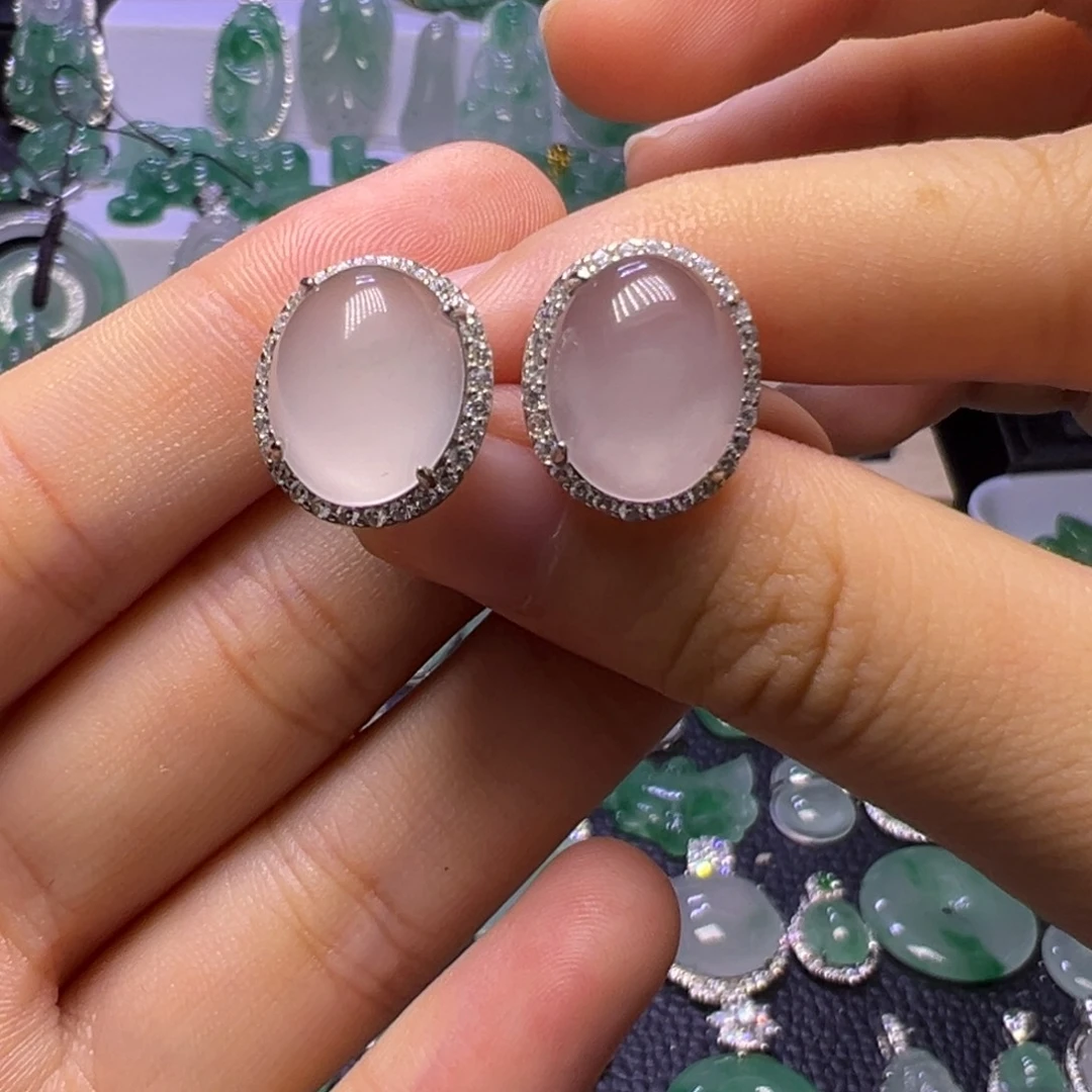 石英质玉未镶嵌颈饰