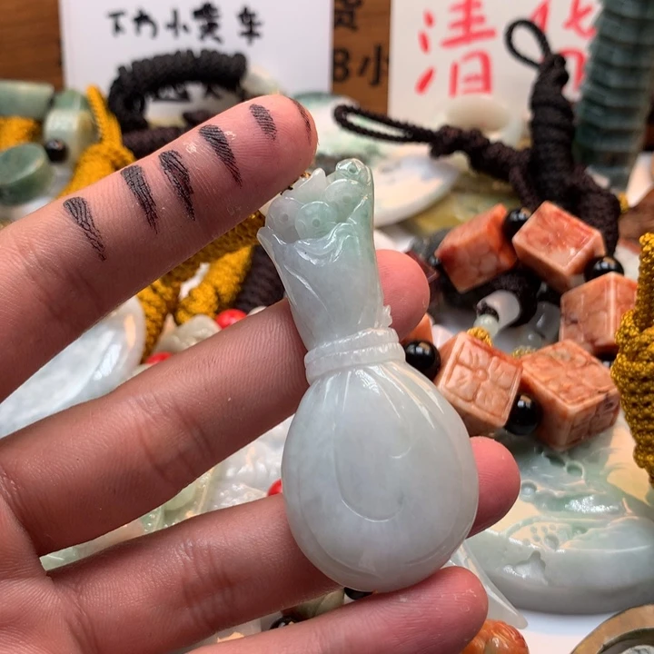 翡翠未镶嵌颈饰保真天然a货翡翠