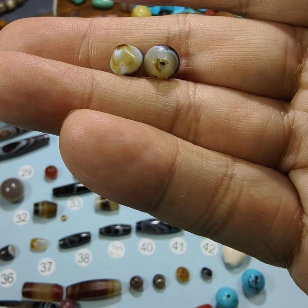 张***，玛瑙/玉髓未镶嵌天然原矿玛瑙