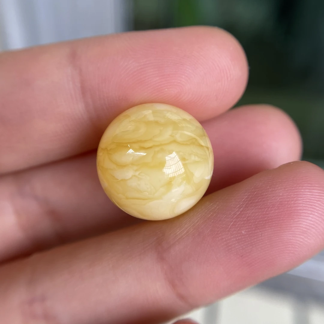 蜜蜡橘黄千层圆珠16.0mm，天然无优化，花纹好看，仅一颗